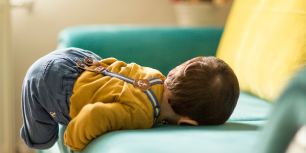Cómo evitar (más) caídas infantiles en el hogar y seguir creciendo con movimiento libre