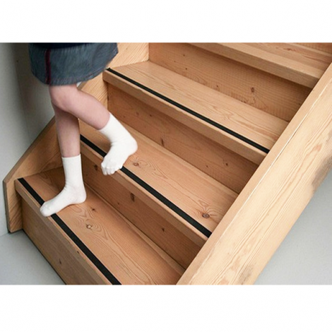 segurbaby.com, cinta antideslizante para peldaños, antideslizante para escaleras, peldaños antideslizantes para escaleras, protector escalera, protector de escaleras, perfiles para peldaños, gomas para escaleras, accesorios seguridad bebé,