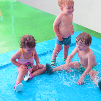 Piscina chapoteos escuela infantil